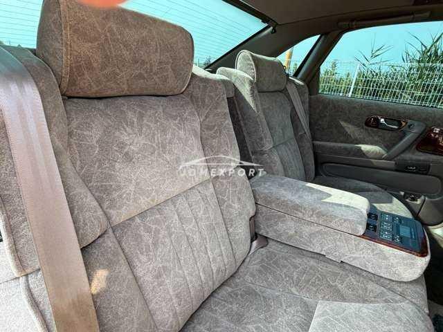 Nissan President 2000 thumbnail 28