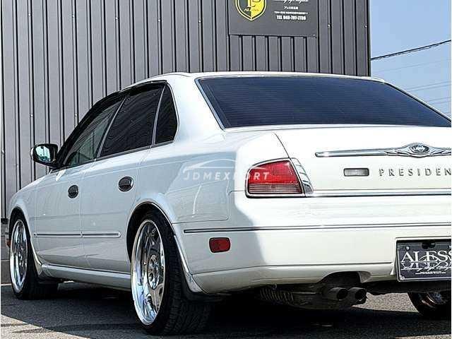 Nissan President 2000 thumbnail 10