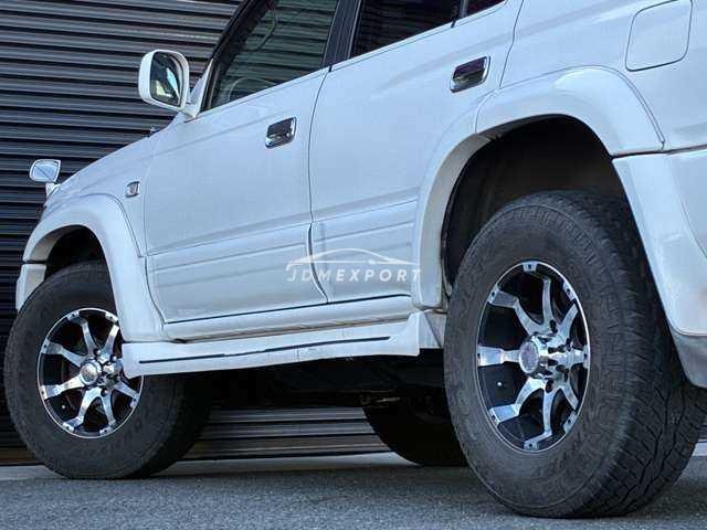 Toyota Hilux Surf 2001 thumbnail 4