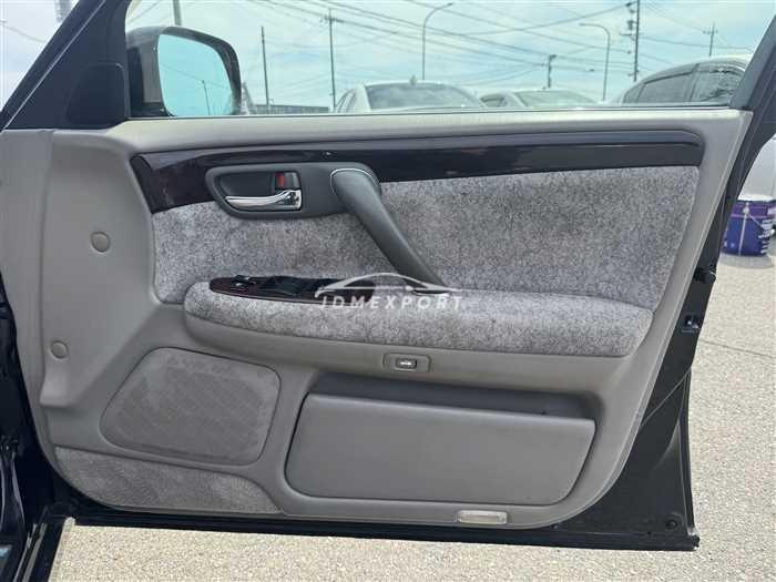 Toyota Crown Majesta 2000 thumbnail 24