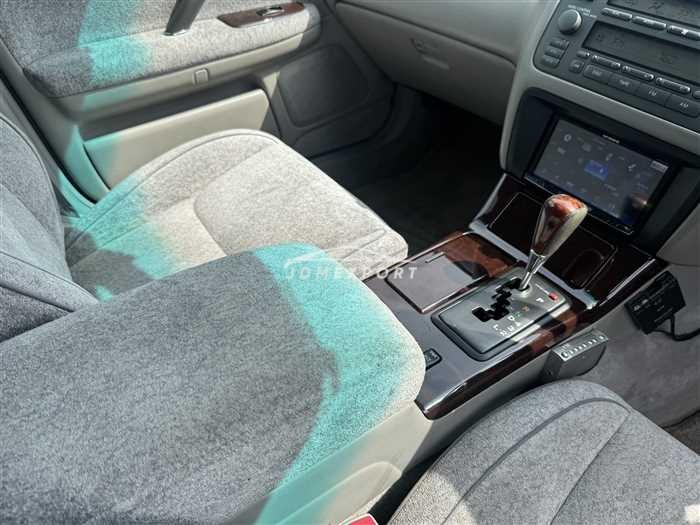 Toyota Crown Majesta 2000 thumbnail 21