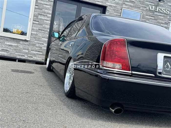 Toyota Crown Majesta 2000 thumbnail 8