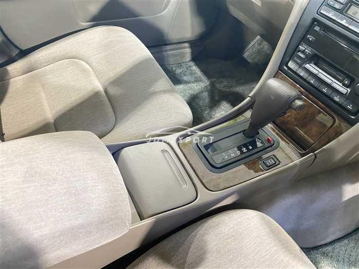 Nissan Laurel 2000 thumbnail 22