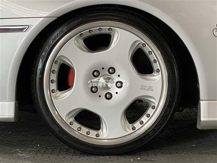 Nissan Gloria Sedan 2001 thumbnail 4