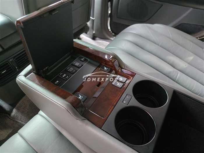 Mitsubishi Proudia 2000 thumbnail 28