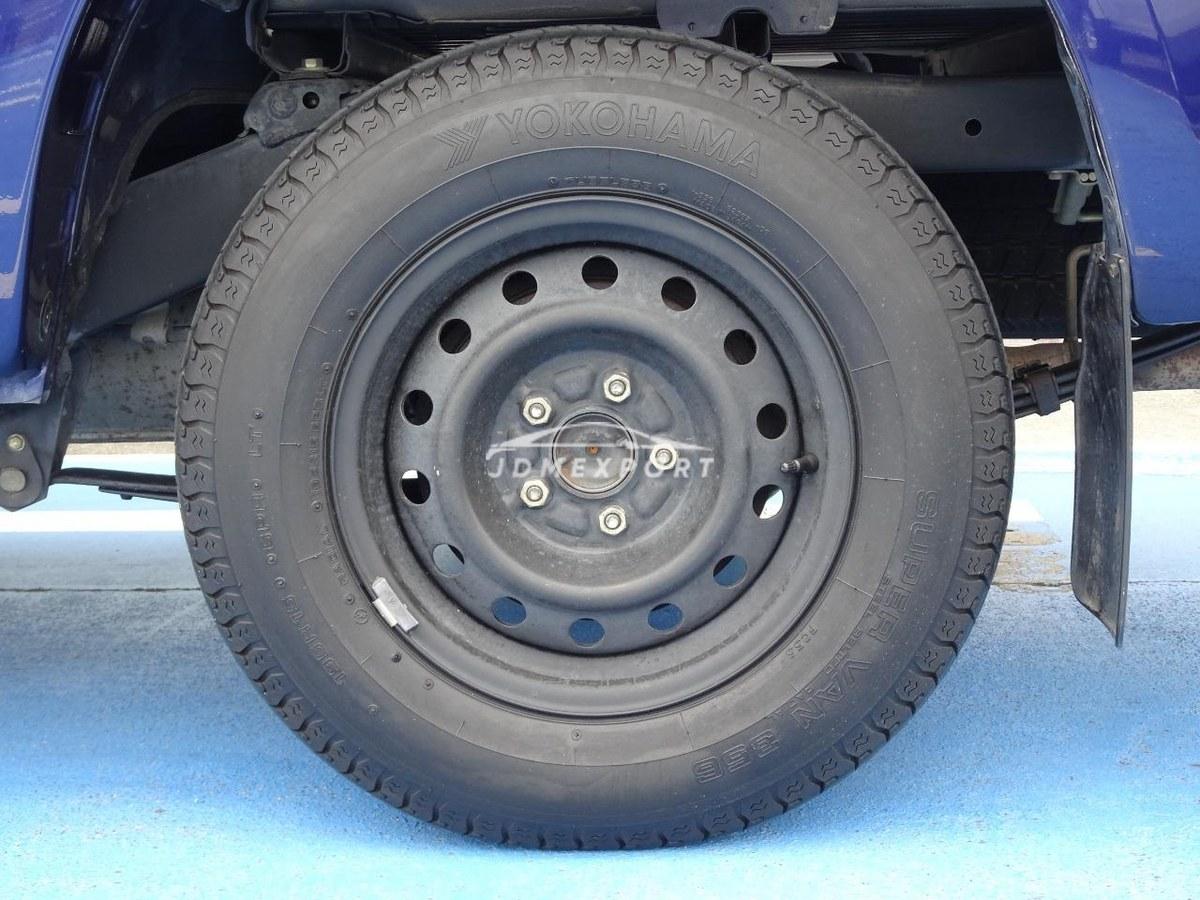 Toyota Hilux 2001 thumbnail 28