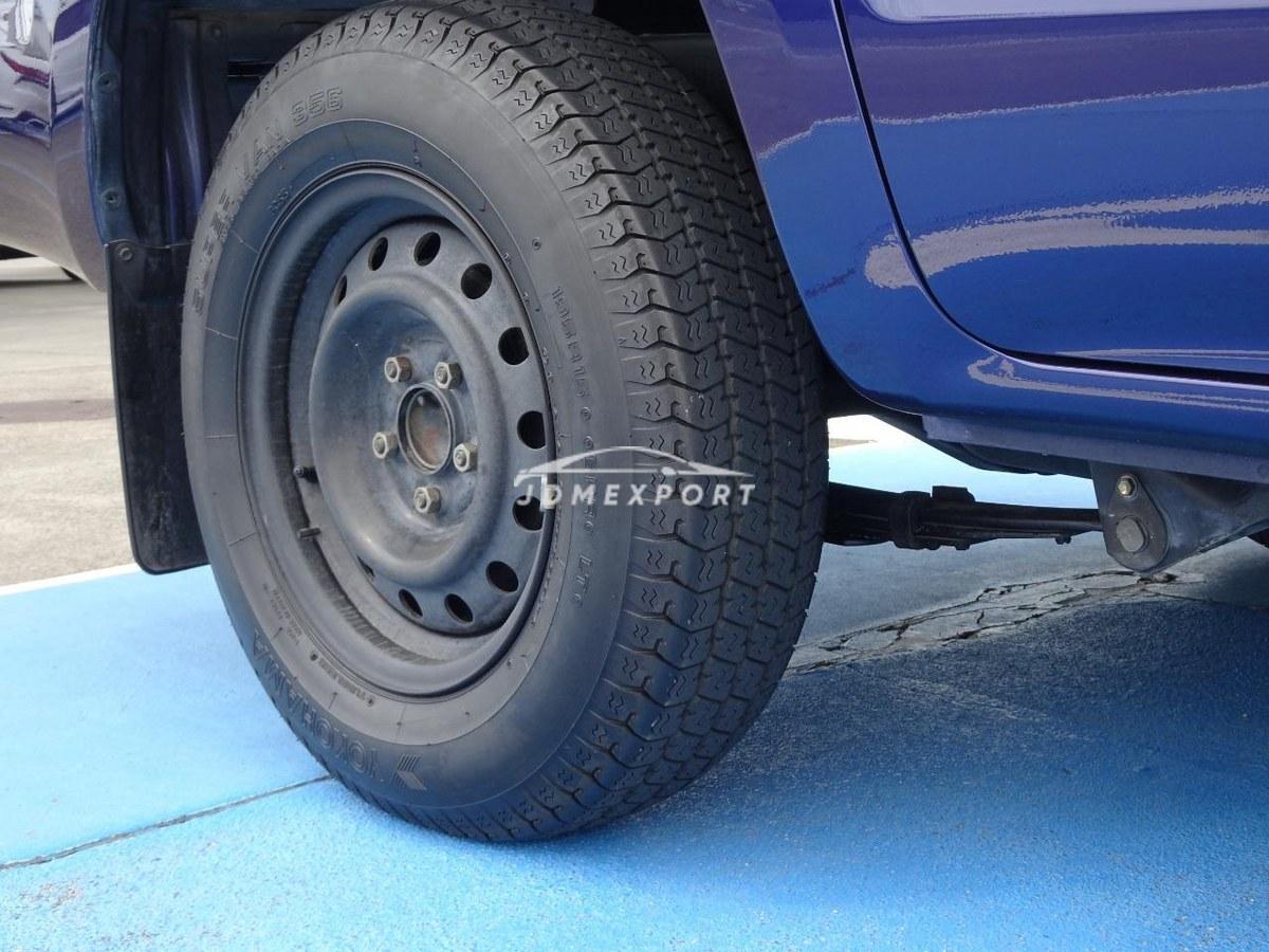 Toyota Hilux 2001 thumbnail 32