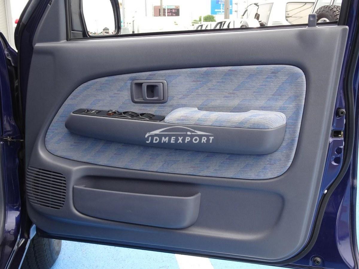 Toyota Hilux 2001 thumbnail 33