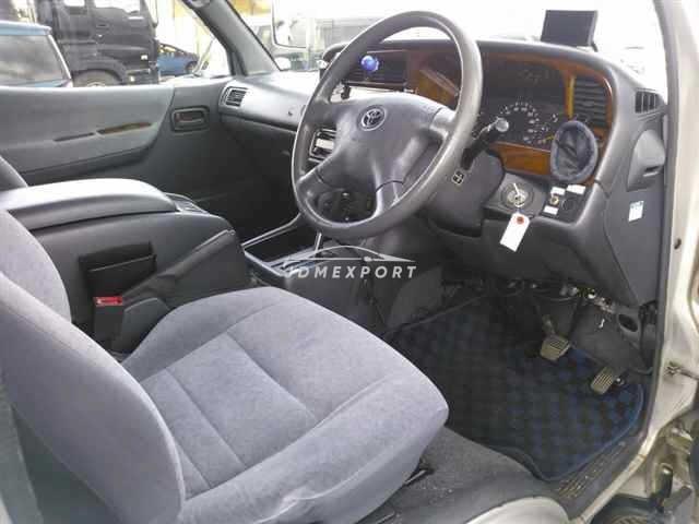 Toyota Hiace Van 2001 thumbnail 4