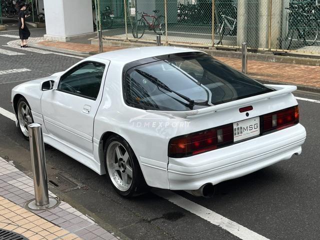 Mazda Savanna RX-7 1989 thumbnail 3