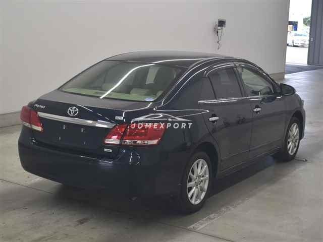 Toyota Premio thumbnail 6