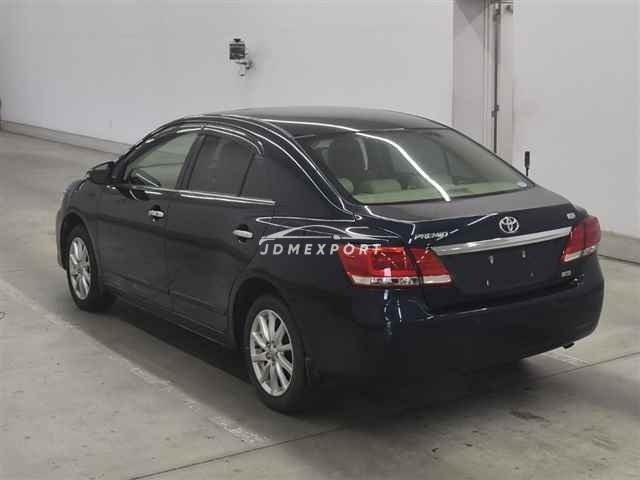 Toyota Premio thumbnail 2
