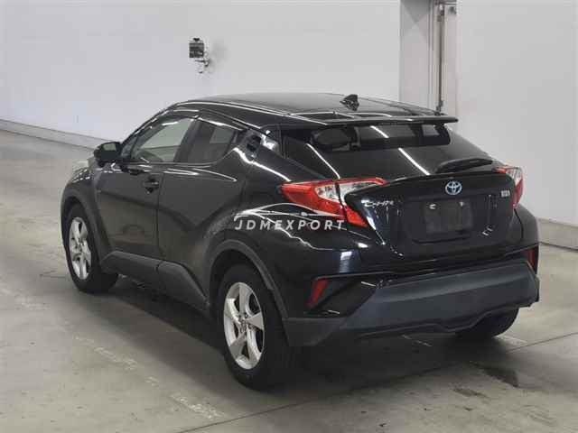 Toyota C-HR thumbnail 2