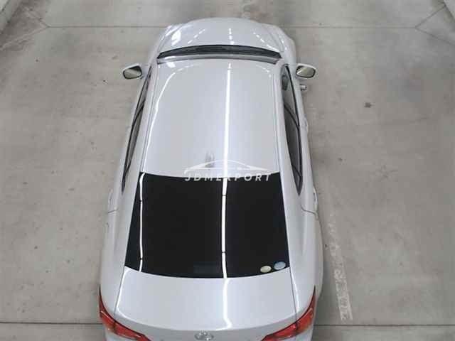 Lexus IS thumbnail 11