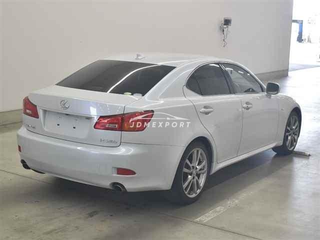 Lexus IS thumbnail 6