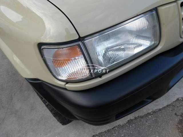 Isuzu Wizard 2000 thumbnail 18