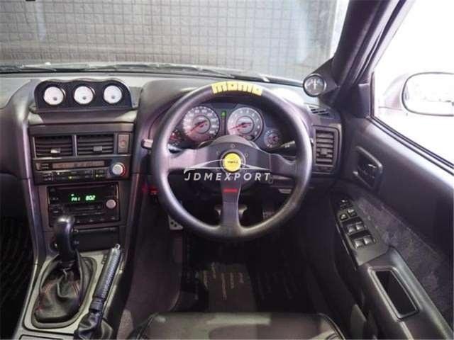 Nissan Skyline 2000 thumbnail 7