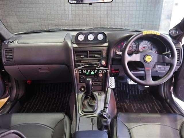 Nissan Skyline 2000 thumbnail 6