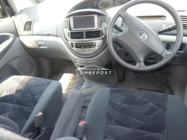 Toyota Estima 2000 thumbnail 4