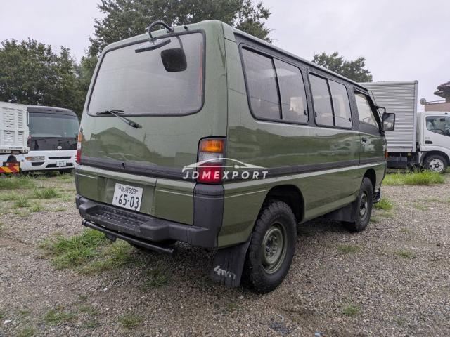 Mitsubishi Delica Starwagon 1990 thumbnail 4