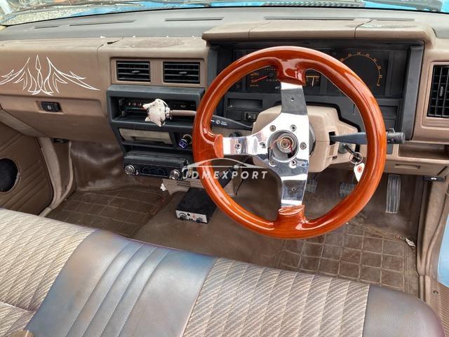 Nissan Datsun Truck 1988 thumbnail 2