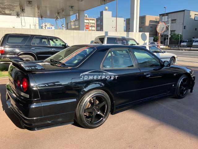 Nissan Skyline 2000 thumbnail 10