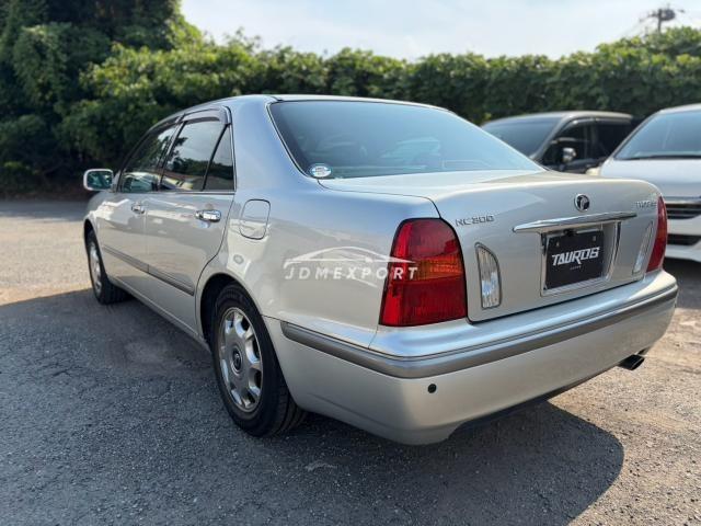 Toyota Progres 2001 thumbnail 15