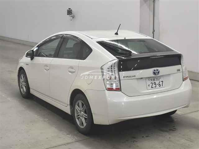 Toyota Prius thumbnail 2