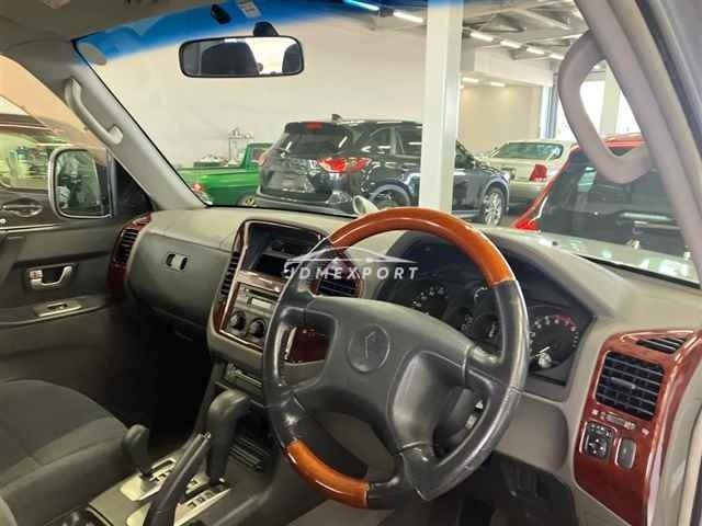 Mitsubishi Pajero thumbnail 4