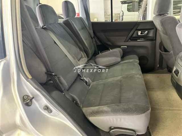 Mitsubishi Pajero thumbnail 9