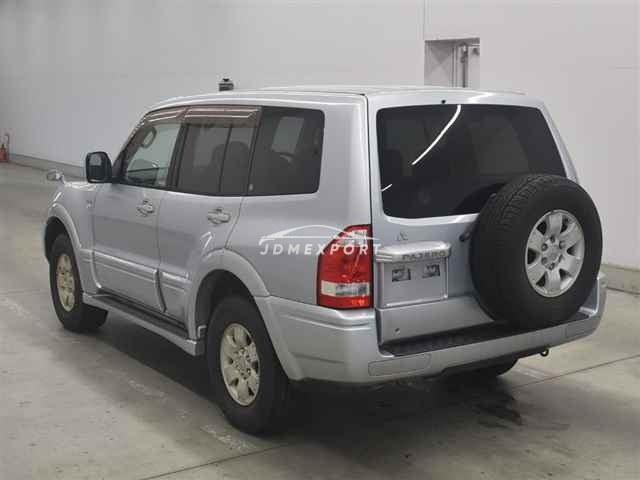 Mitsubishi Pajero thumbnail 2