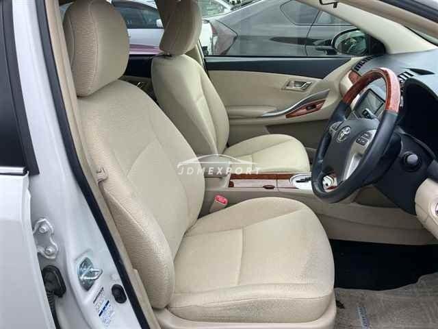 Toyota Premio thumbnail 8