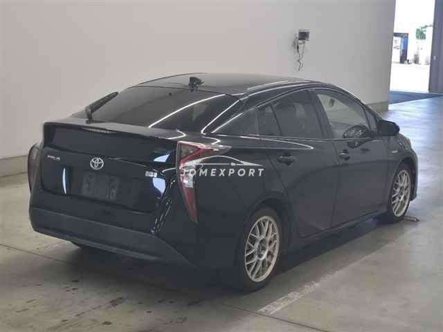 Toyota Prius thumbnail 6