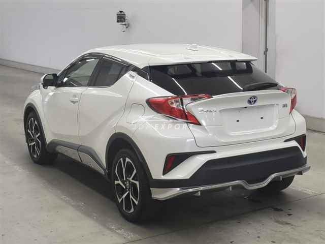 Toyota C-HR thumbnail 2