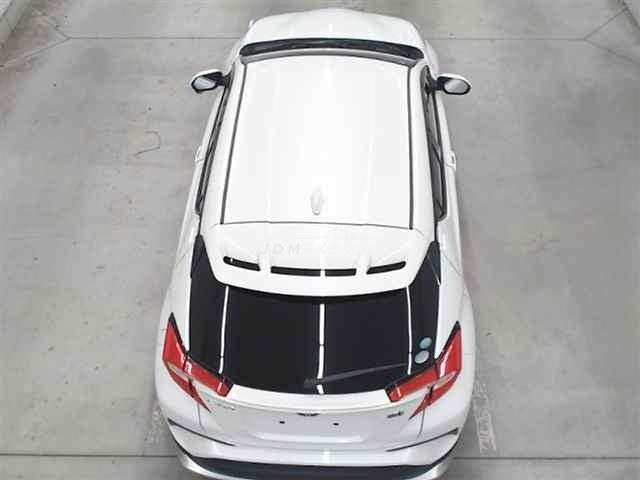 Toyota C-HR thumbnail 11