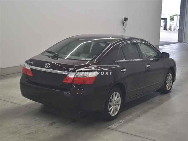 Toyota Premio thumbnail 6