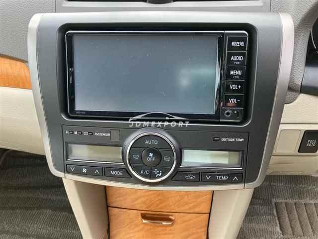 Toyota Premio thumbnail 7