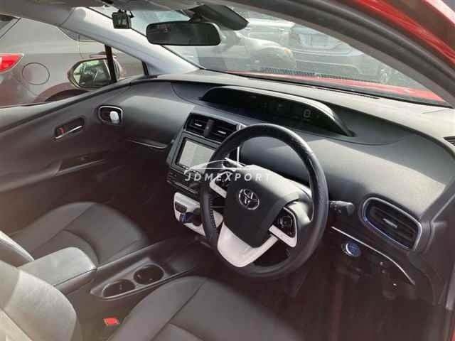 Toyota Prius thumbnail 4