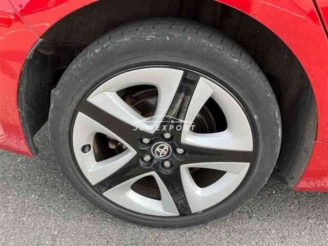 Toyota Prius thumbnail 10