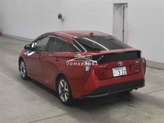 Toyota Prius thumbnail 2