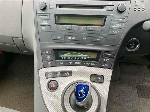 Toyota Prius thumbnail 7