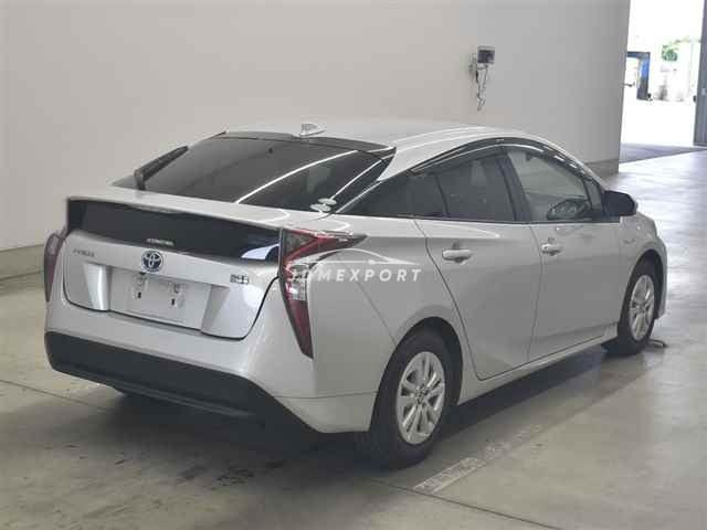 Toyota Prius thumbnail 6