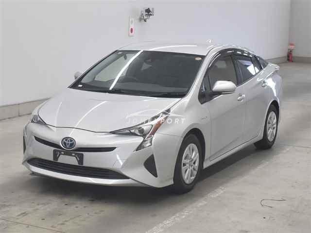Toyota Prius thumbnail 5