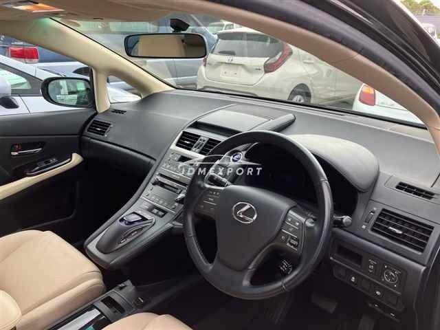 Lexus hs thumbnail 4