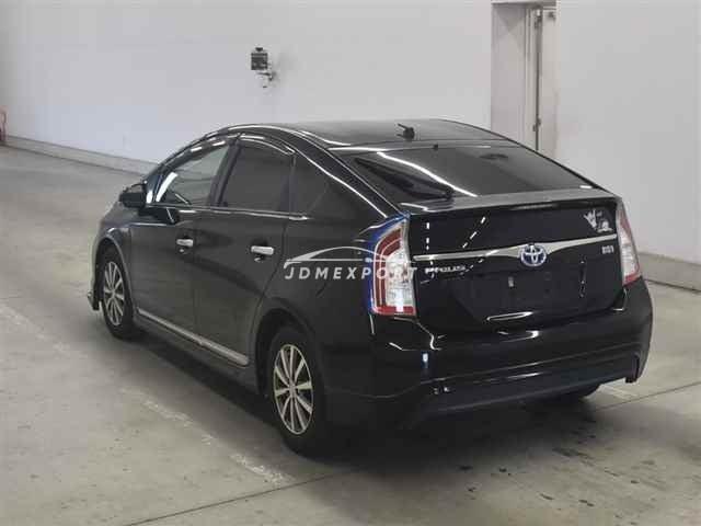 Toyota Prius thumbnail 2
