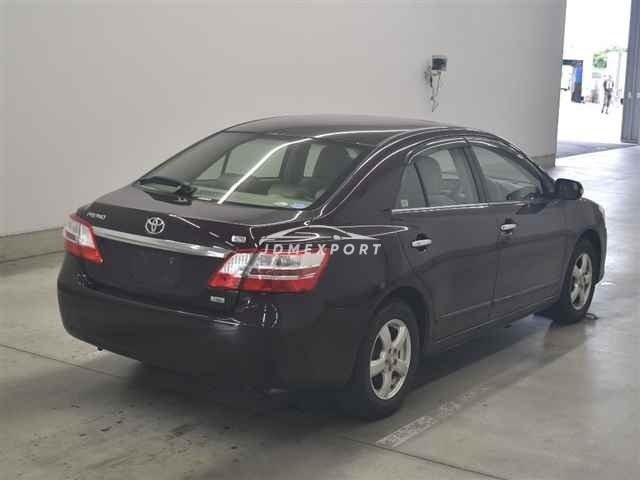 Toyota Premio thumbnail 6
