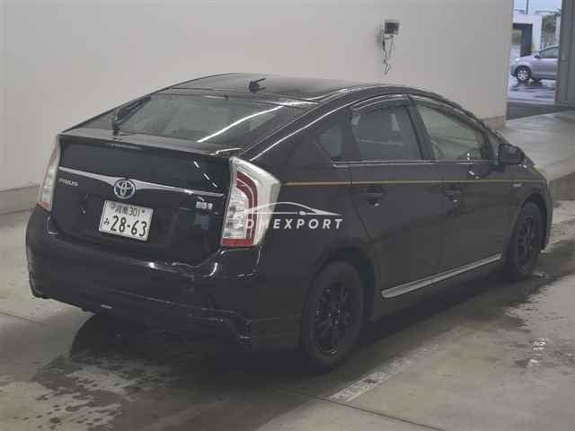 Toyota Prius thumbnail 6