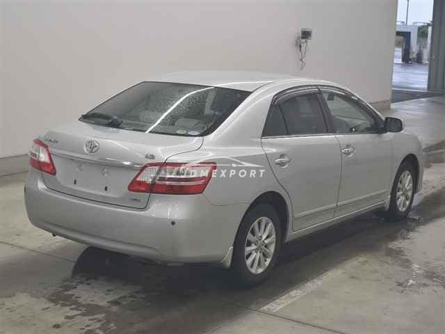 Toyota Premio thumbnail 6