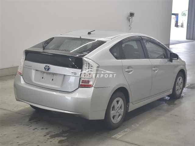 Toyota Prius thumbnail 6