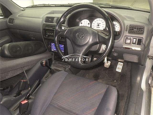 Toyota Starlet 1998 thumbnail 4